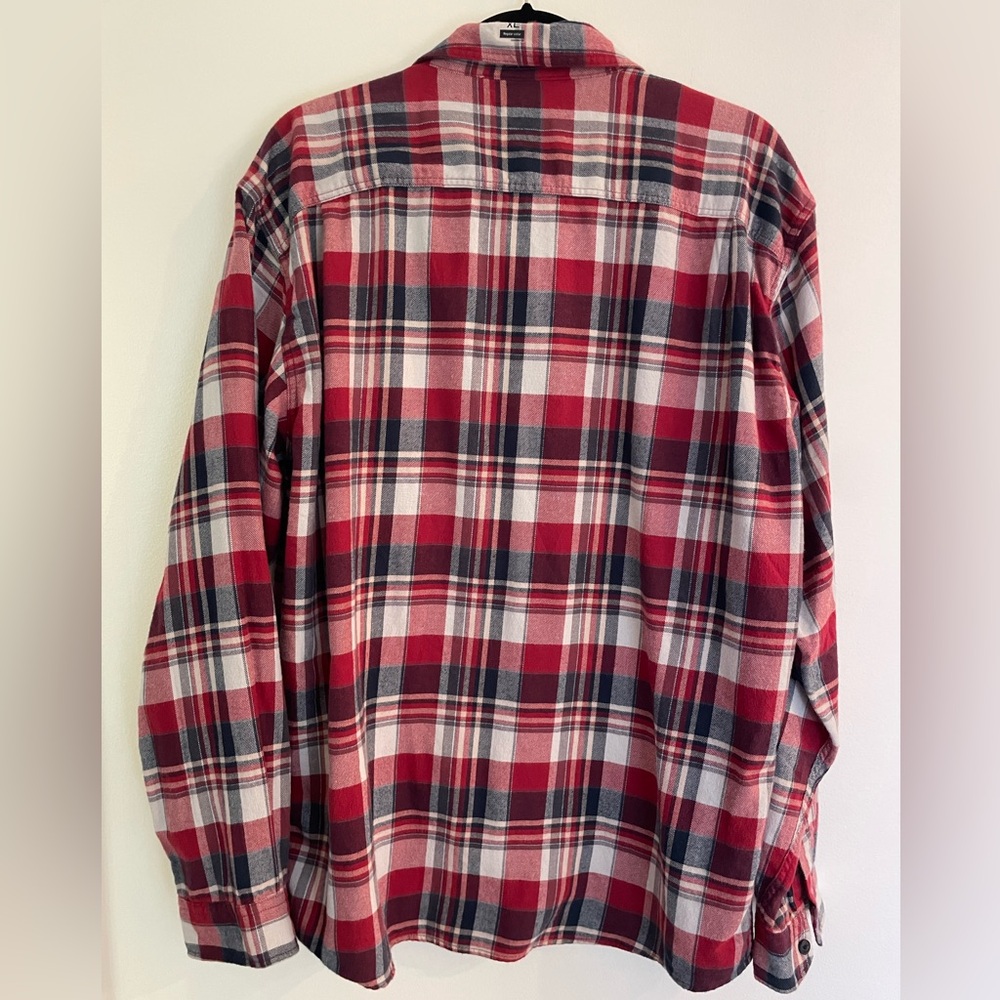 Men’s UNIQLO Dark Red Plaid Flannel Shirt, New with Tags, Size XL - Picture 2 of 5